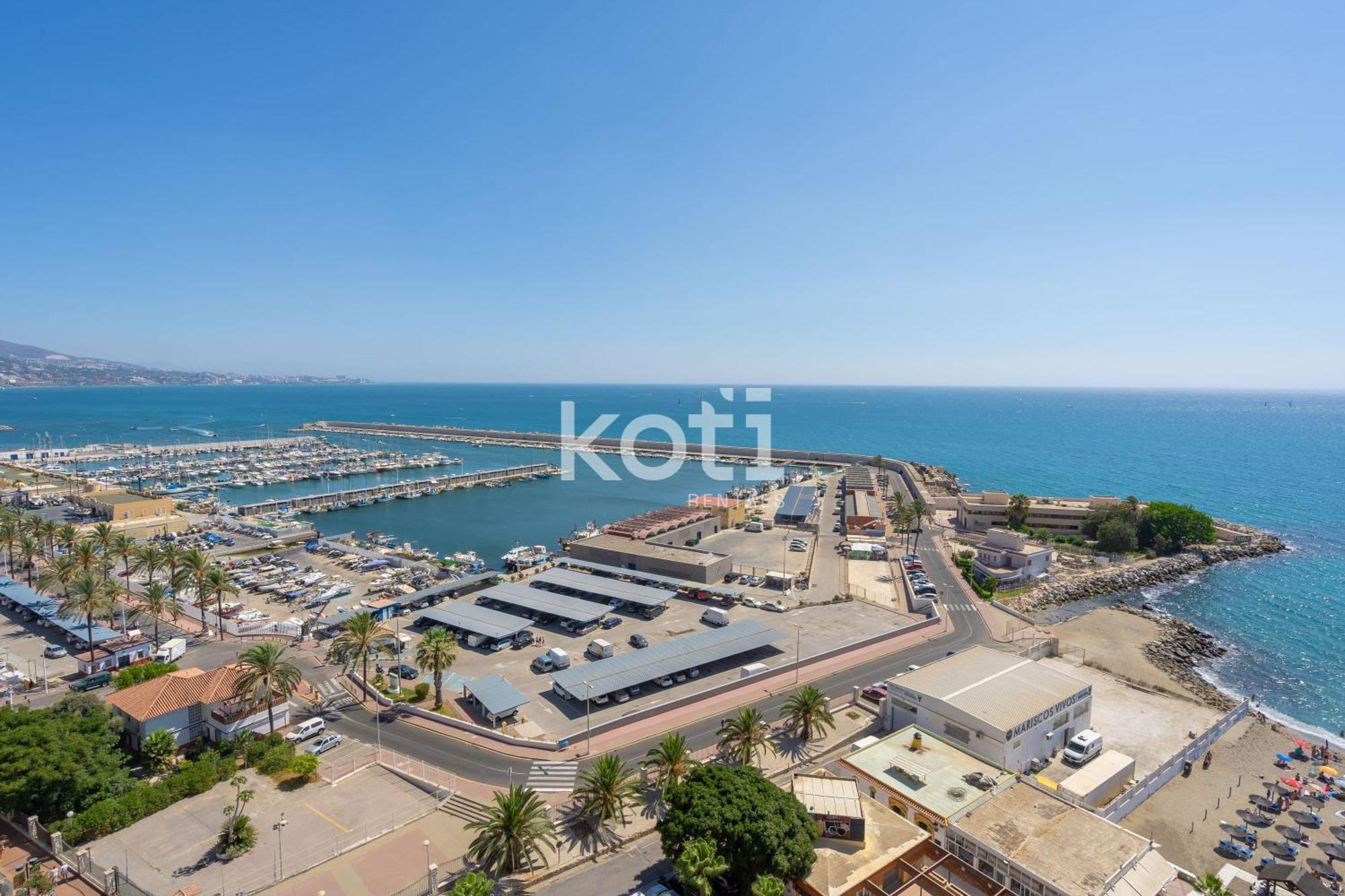 פואנגירולה Apartamento Plaza Espana מראה חיצוני תמונה