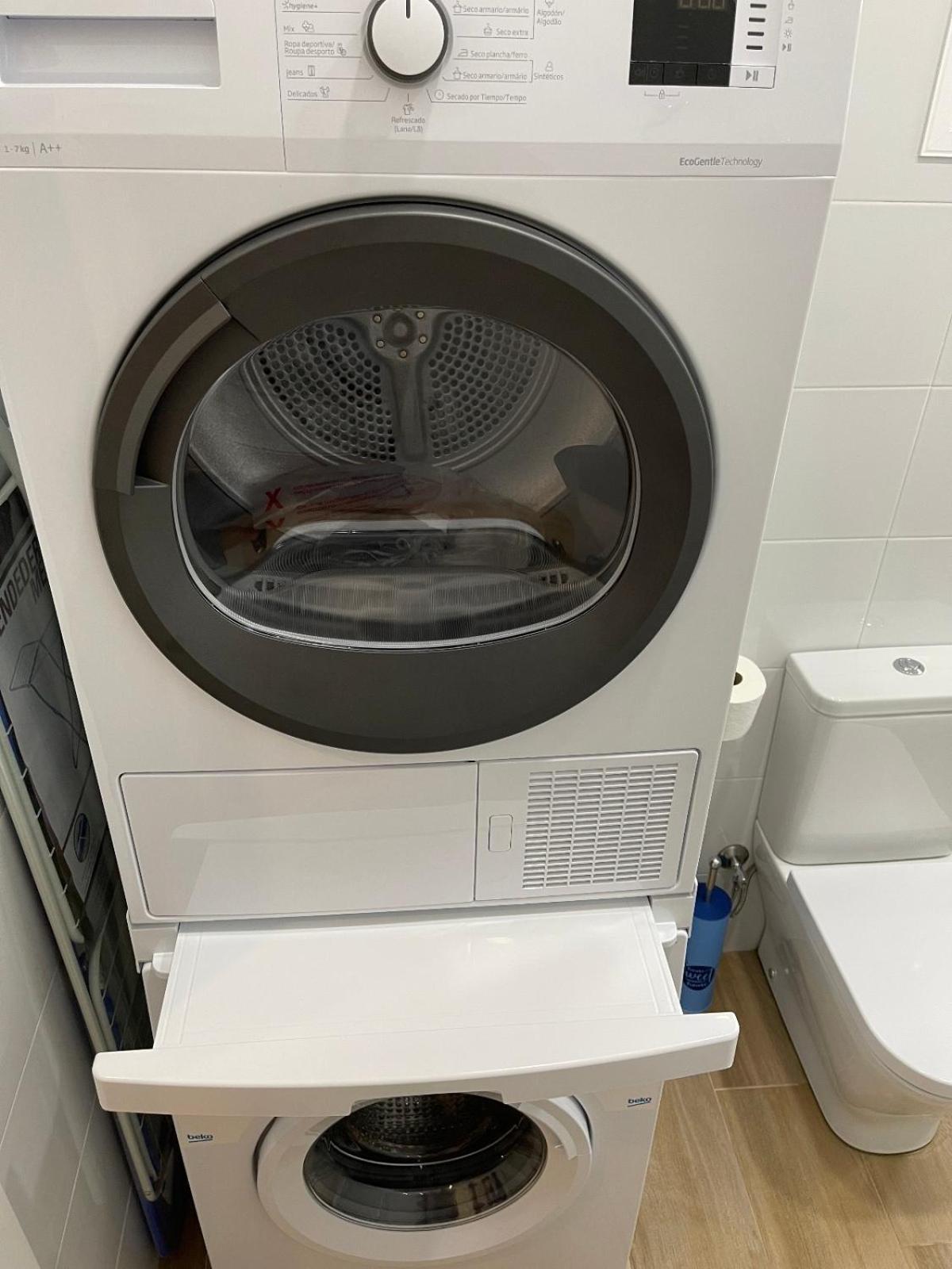 פואנגירולה Apartamento Plaza Espana מראה חיצוני תמונה