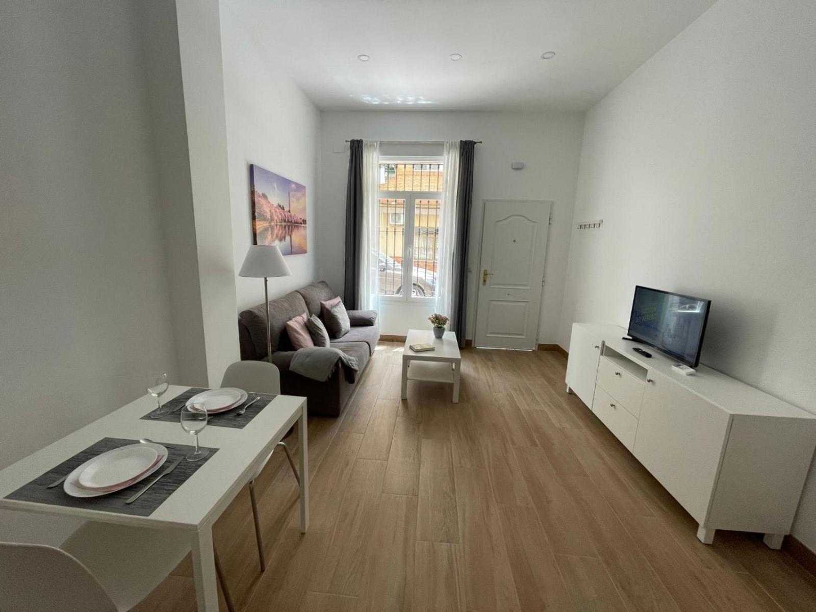 פואנגירולה Apartamento Plaza Espana מראה חיצוני תמונה