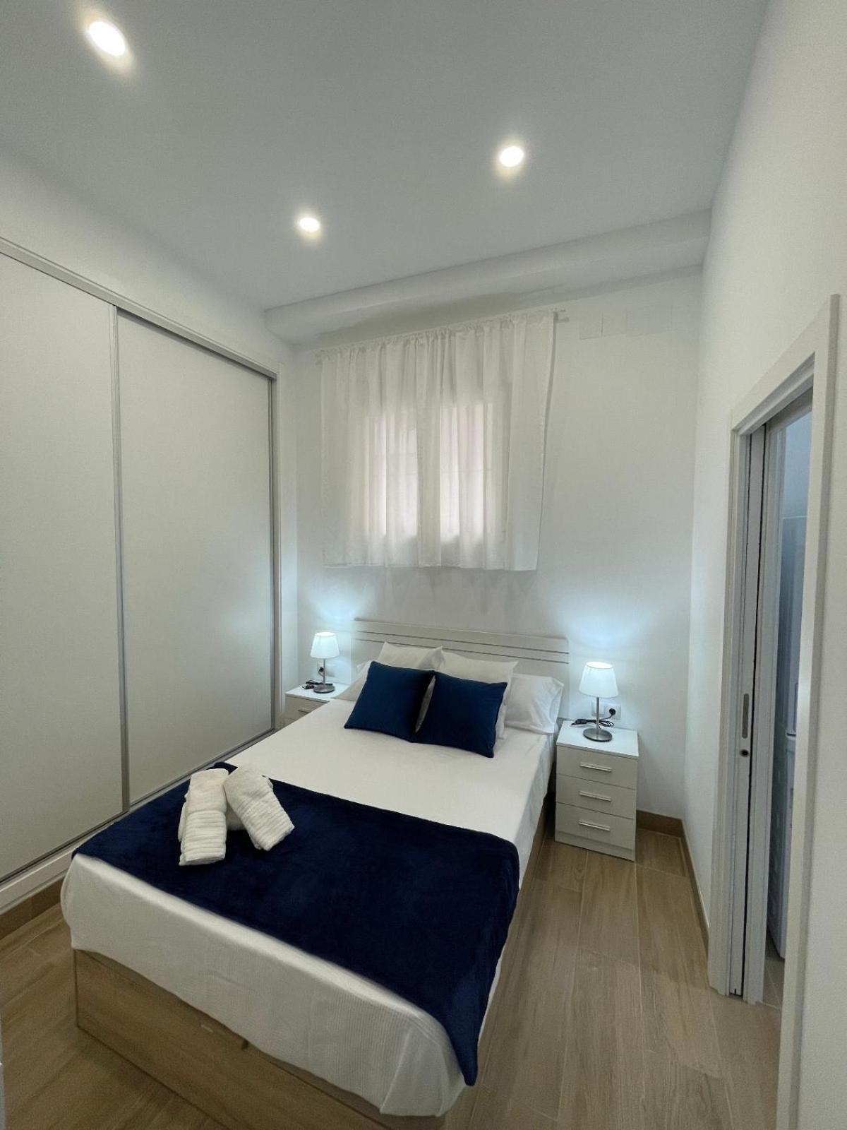 פואנגירולה Apartamento Plaza Espana מראה חיצוני תמונה
