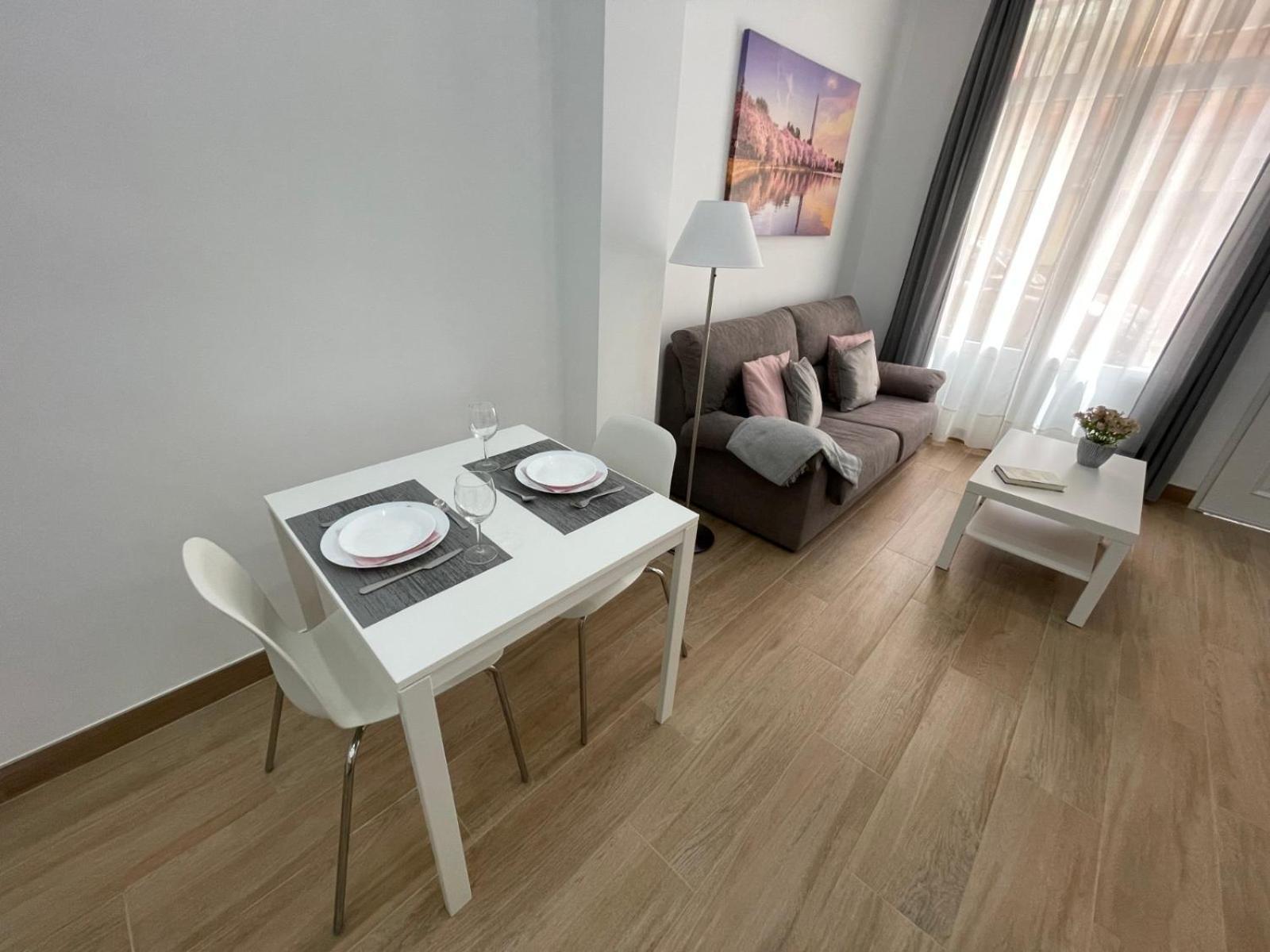 פואנגירולה Apartamento Plaza Espana מראה חיצוני תמונה